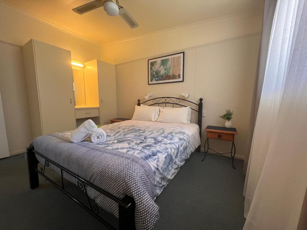 Colonial Village Hostel Hervey Bay