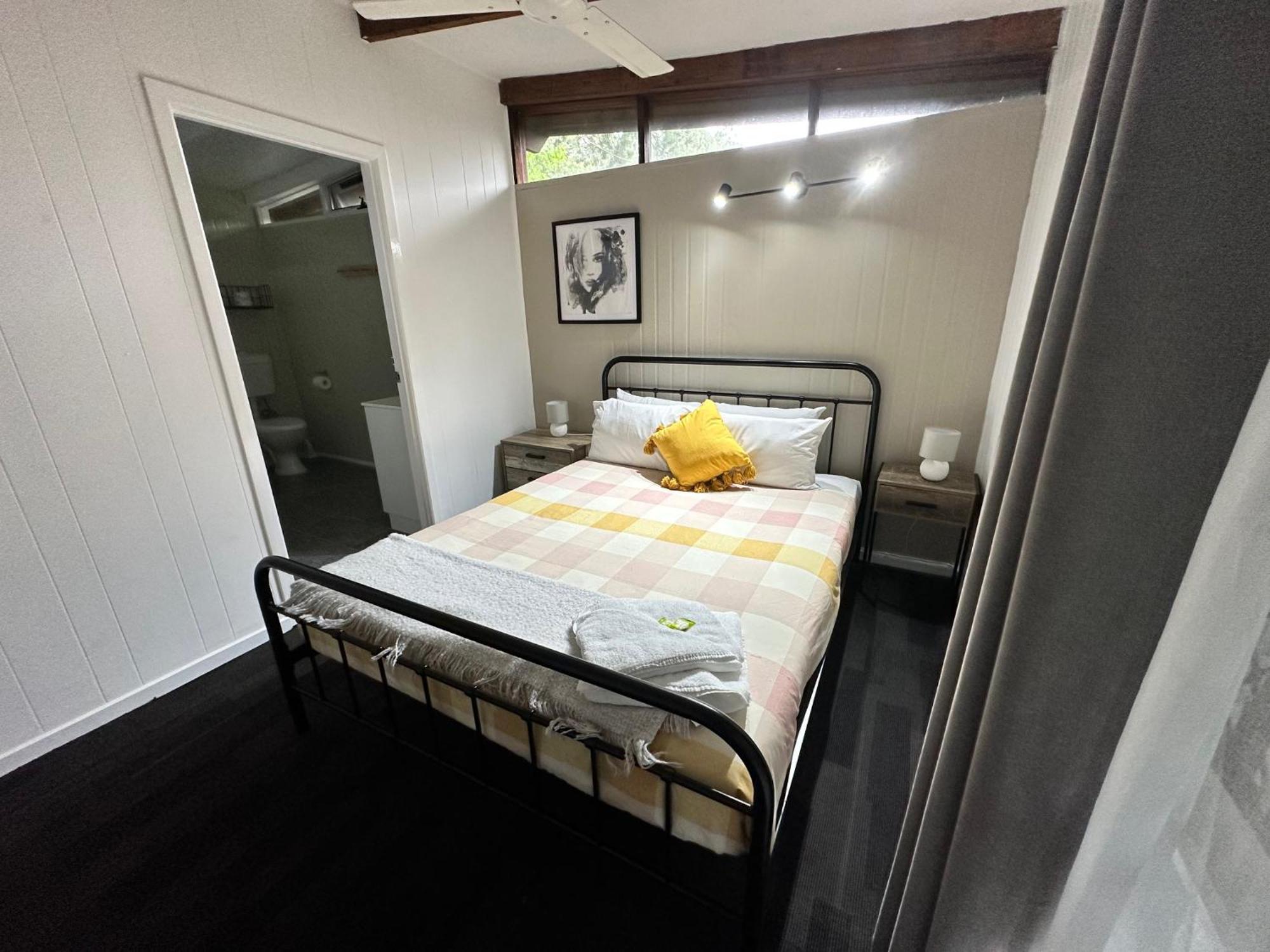 Hostel Colonial Village Hervey Bay