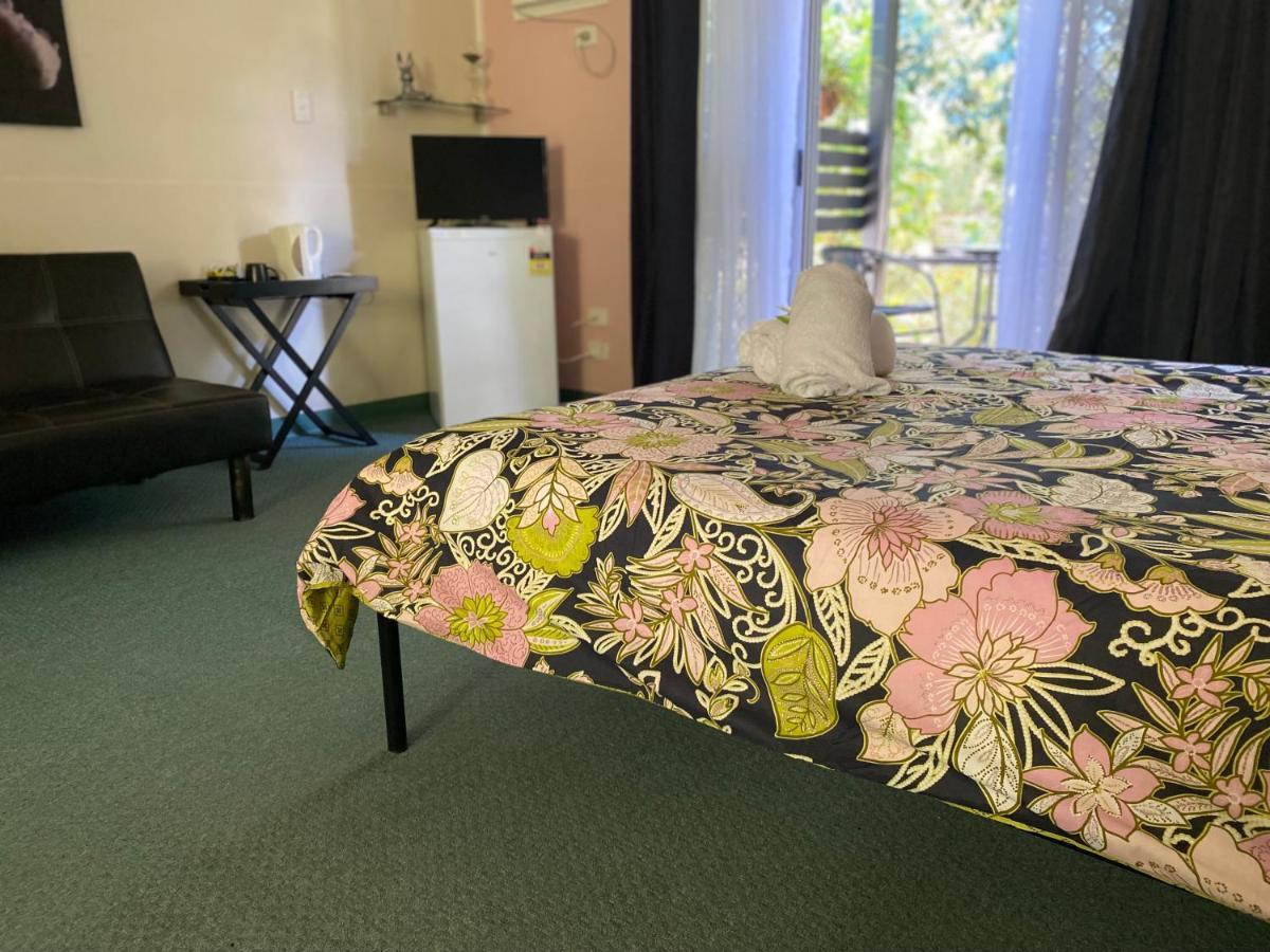 Colonial Village Hostel