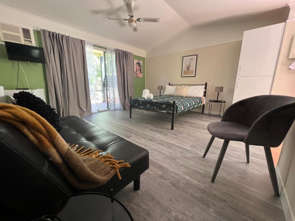 Colonial Village Hostel Hervey Bay