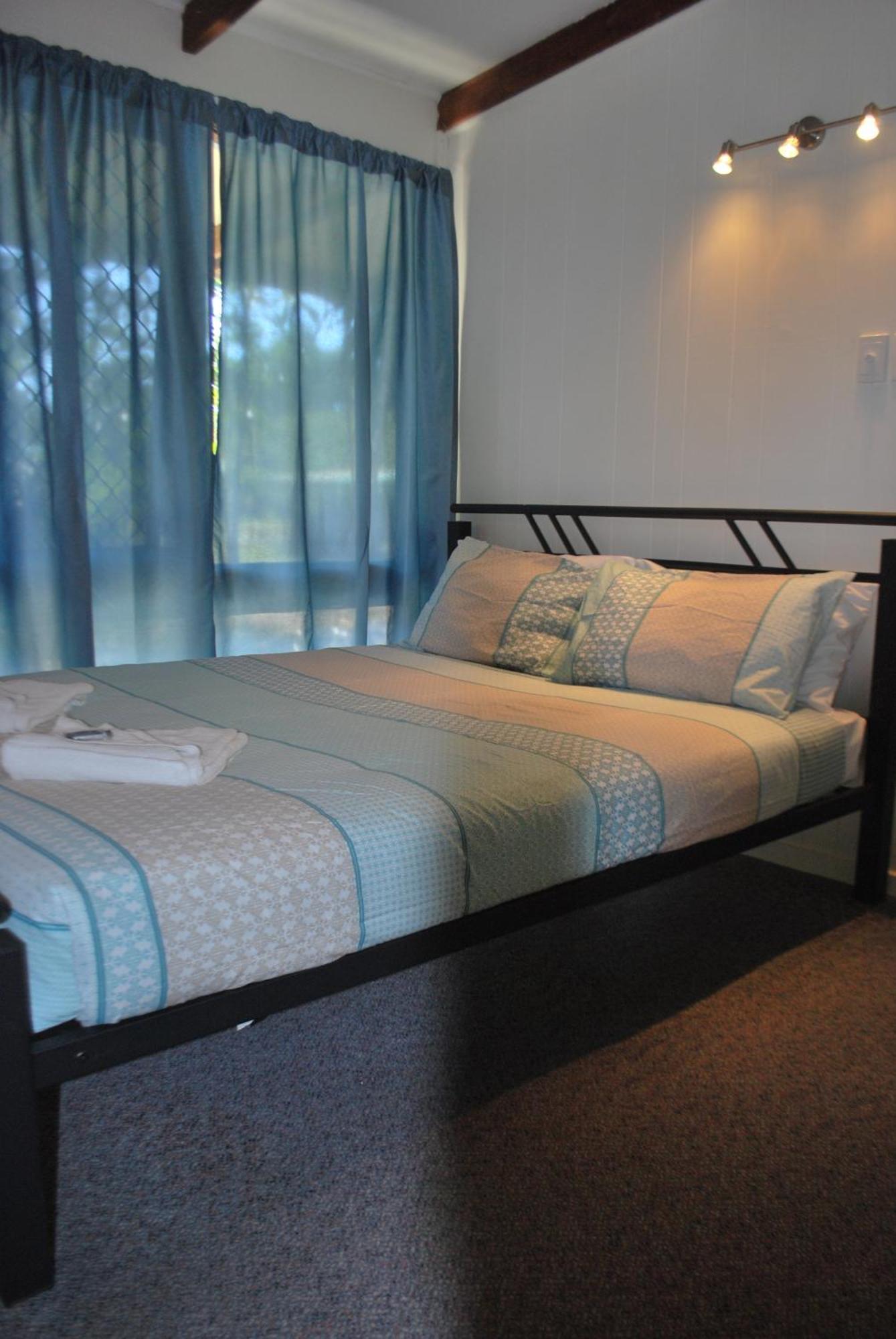 Hostel Colonial Village Hervey Bay